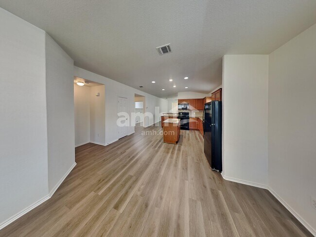 Building Photo - 132 Harness Ln