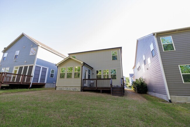 Building Photo - Spacious & Stylish Meritage Home with Sunr...