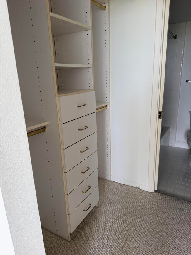 Building Photo - 6845 Willow Wood Dr