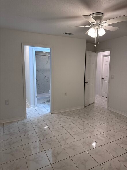 Building Photo - 6326 Providence Cir