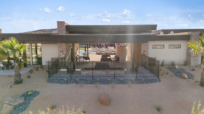 Building Photo - Like new Long Valley Townhome!