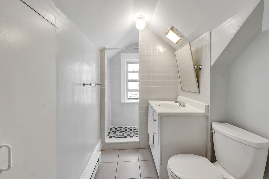 Bathroom 2 - 31 Justin Rd
