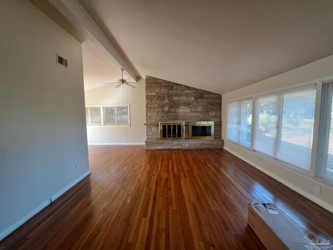 Building Photo - 8598 Meadowbrook Dr