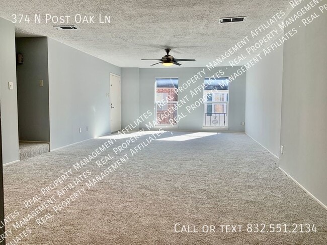 Building Photo - 374 N Post Oak Ln