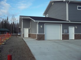 Building Photo - 705 Ouida Way
