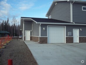 Building Photo - 705 Ouida Way