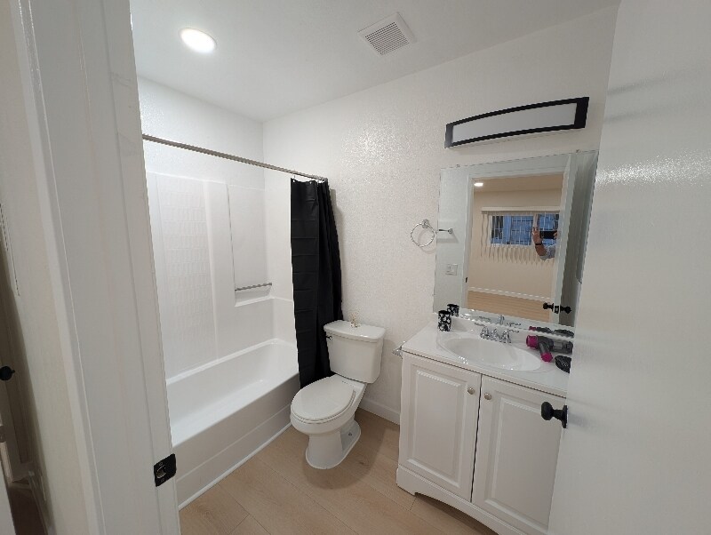 Building Photo - 11007 Hartsook St