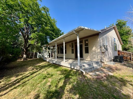 Building Photo - Available NOW is this open layout 5 bedroo...