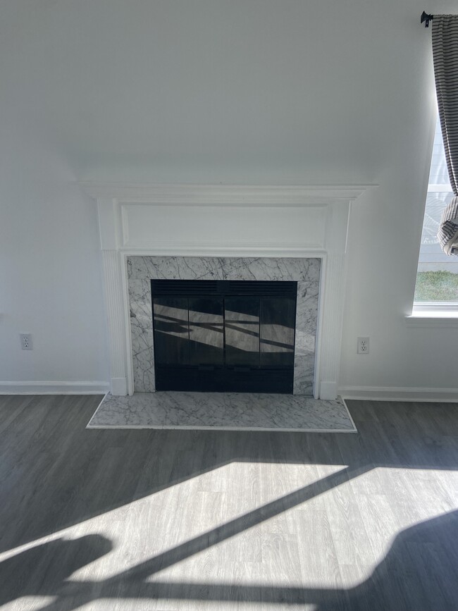 Building Photo - 3125 La Reserve Dr