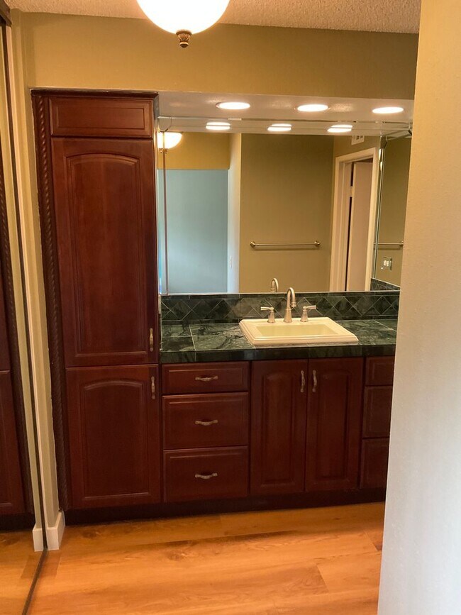 Building Photo - FOR LEASE 3 BEDROOM 2.5 BATH 2 Story Condo...