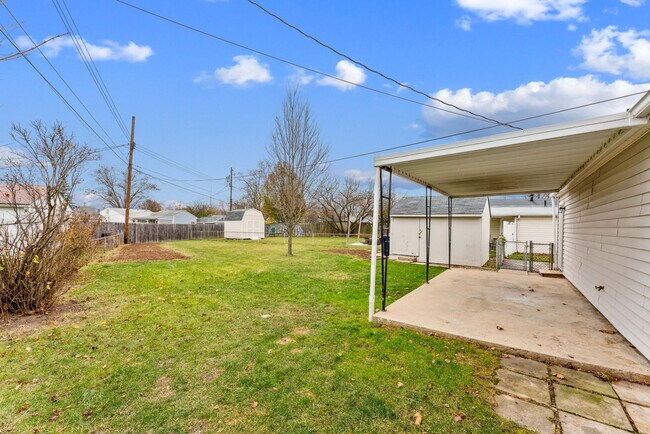 Building Photo - 4554 Moraine Ave