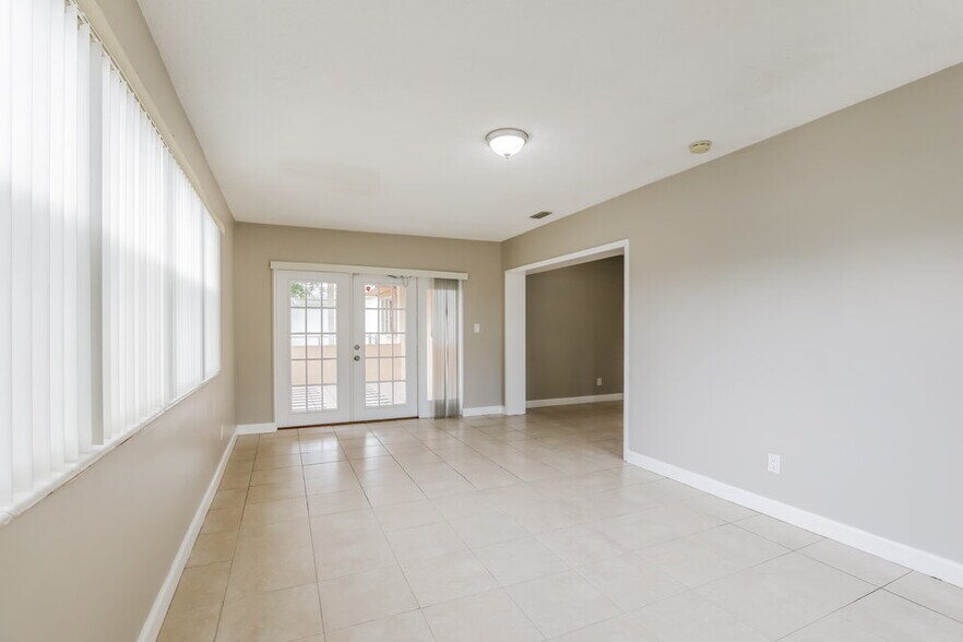 Building Photo - 141 NW 76th Terrace