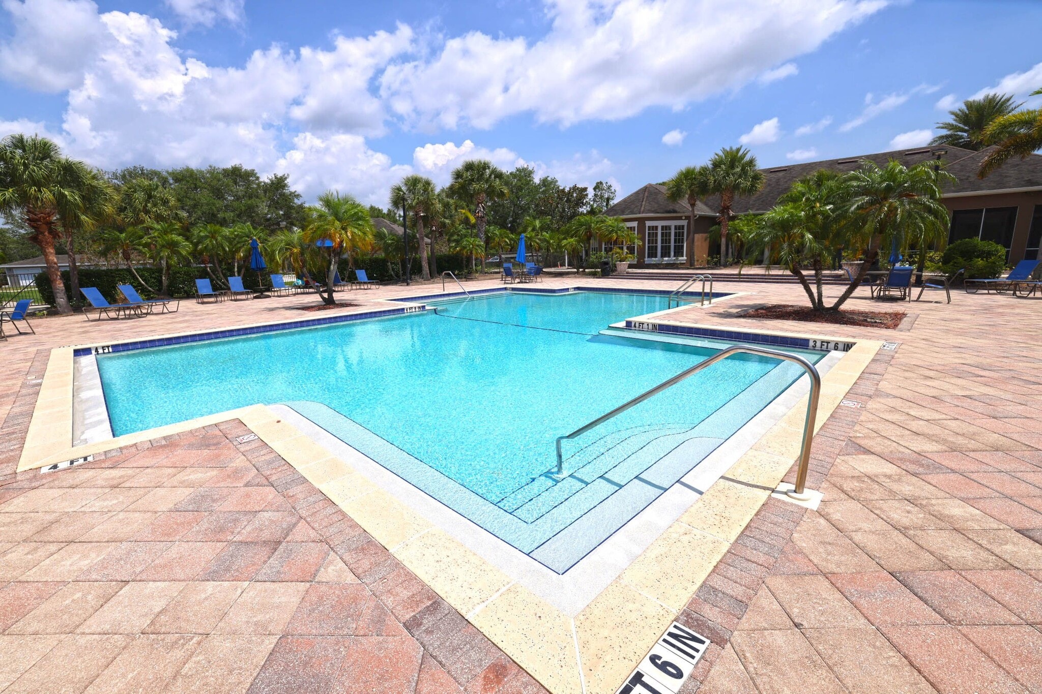 Building Photo - 8933 Manor Loop