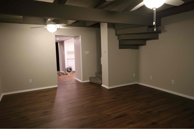 Building Photo - 208 E Starr Ave
