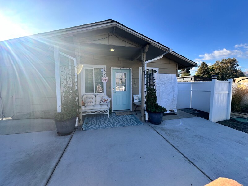 Building Photo - 5634 Locust Ln