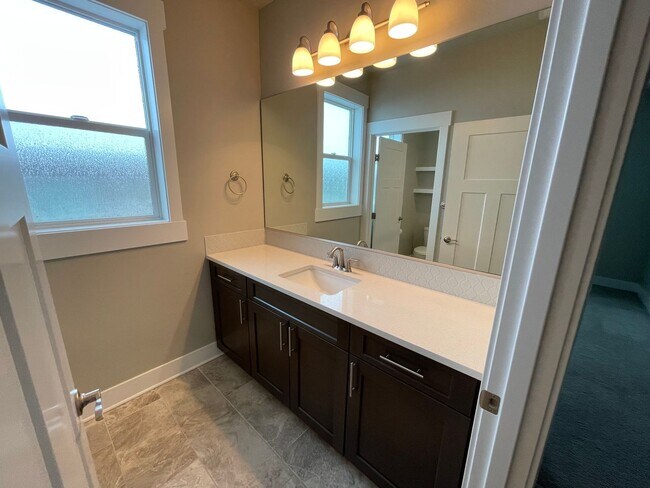 Building Photo - Gorgeous Home for Lease in Horn Rapids