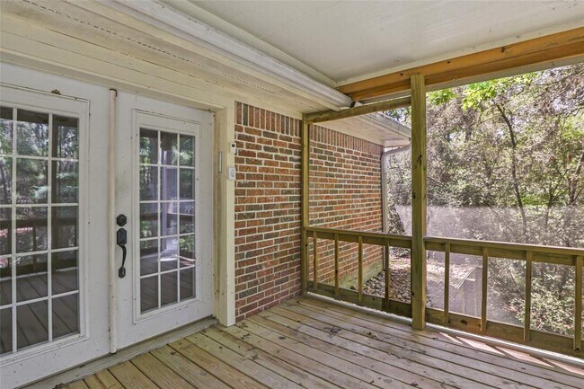Building Photo - 70 Fern View Ct