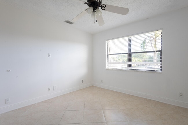 Building Photo - 9460 SW 61st Way