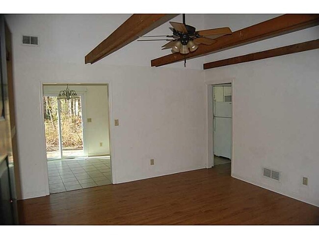 Building Photo - 771 Farm Creek Rd NE
