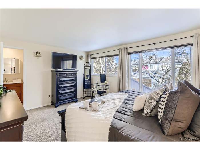 Building Photo - 15065 E Louisiana Dr