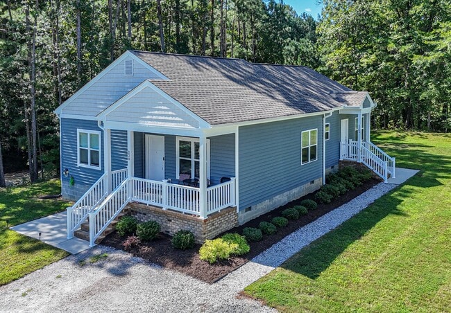 Building Photo - 220 Curry Dr