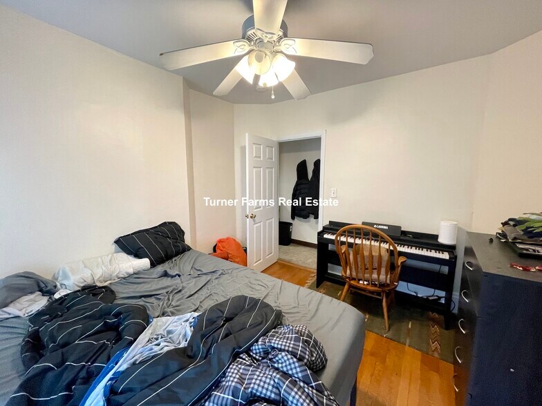 Building Photo - 60 Walden St