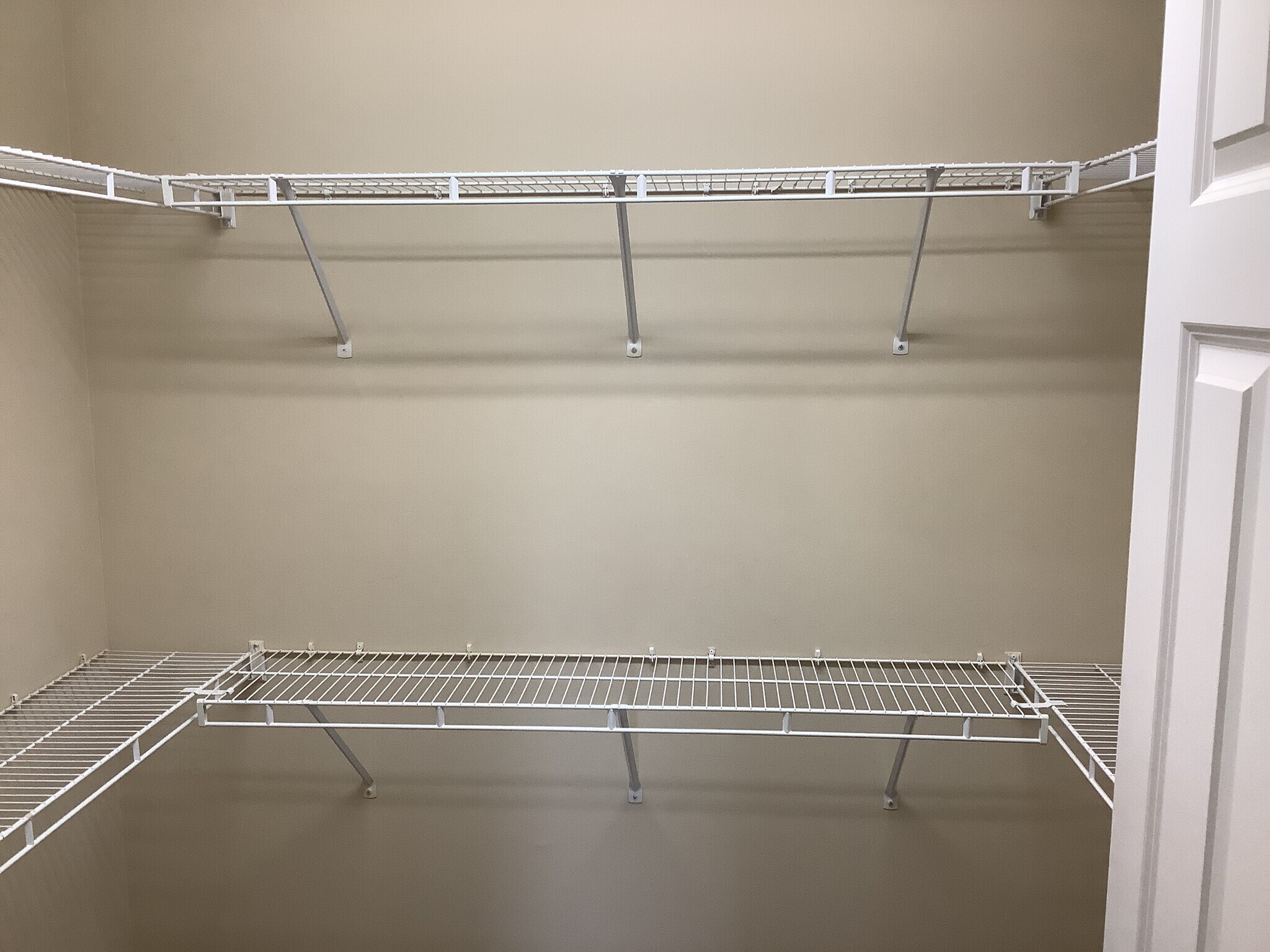 Building Photo - 937 E Terranova Way