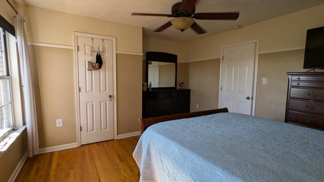 Building Photo - 138 Parkside Dr