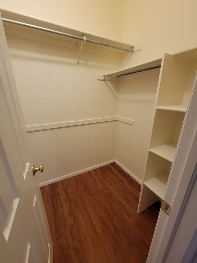Building Photo - Fabulous Remodeled 2 bedroom , 2 bath Remodeled Condo in Country Club Greens