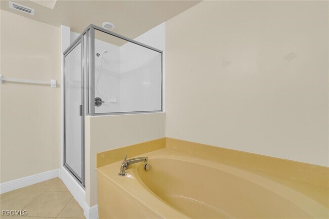 Building Photo - 2745 First St