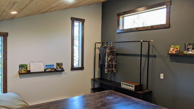 Standing closet in the upstairs bedroom - 7 Willowbrook Close