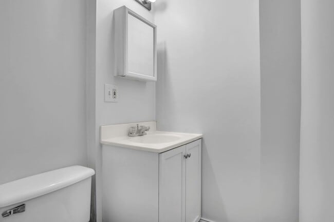 Building Photo - 2 bedroom 1 bathroom located in the heart of Carlisle