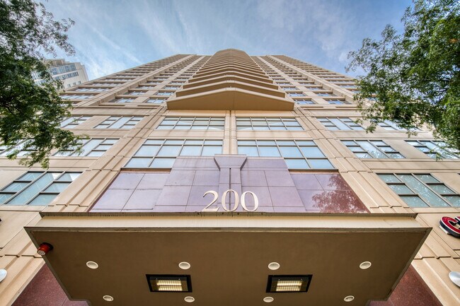 Building Photo - 200 N Jefferson St