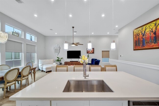 Building Photo - 814 Thornton Rd