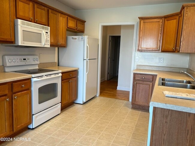 Building Photo - 7109 Verona Dr