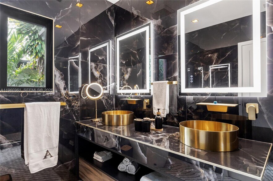 Building Photo - 63 SW 31st Rd