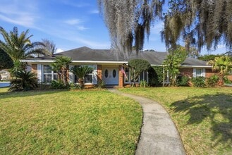 Building Photo - Mayfair Home For Lease with Backyard Oasis!