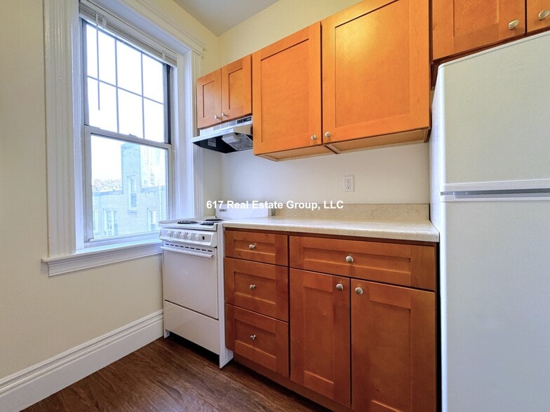 Primary Photo - 27 Park Dr