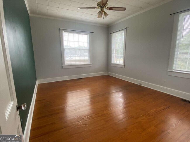 Building Photo - 44 W Howell St