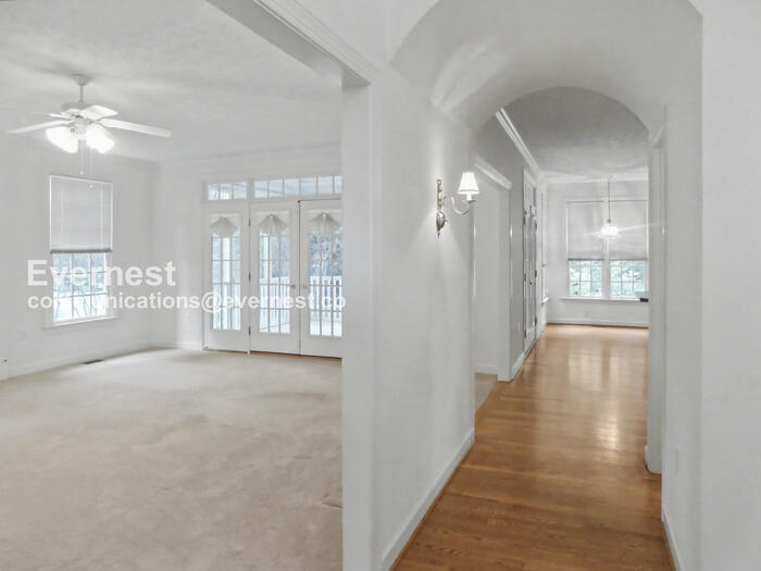 Building Photo - 108 Glasgow