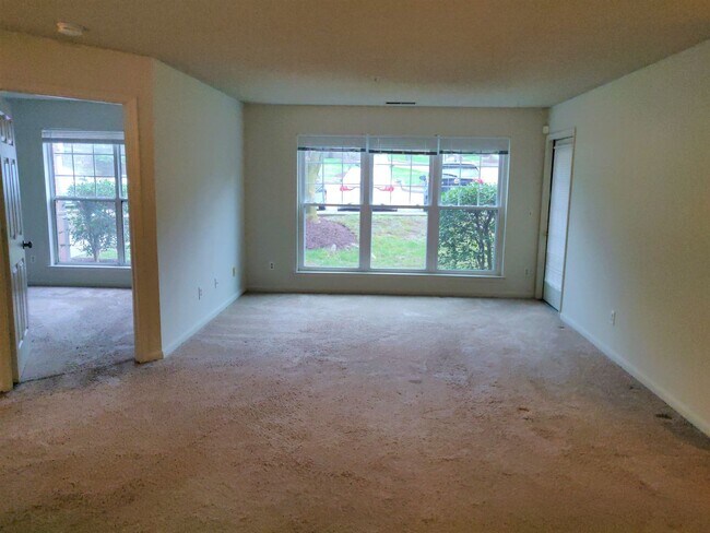 Building Photo - Charming 2 Bedroom/ 1 Bathroom Condo in Parkville, MD!