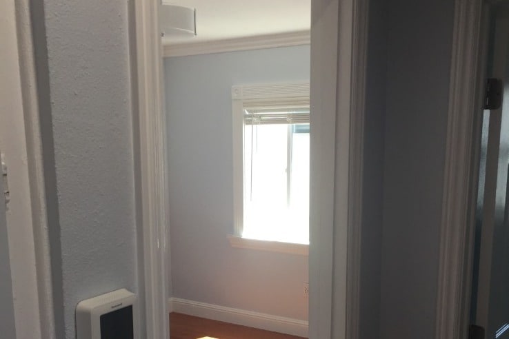 room 2 - 2110 Spaulding Ave