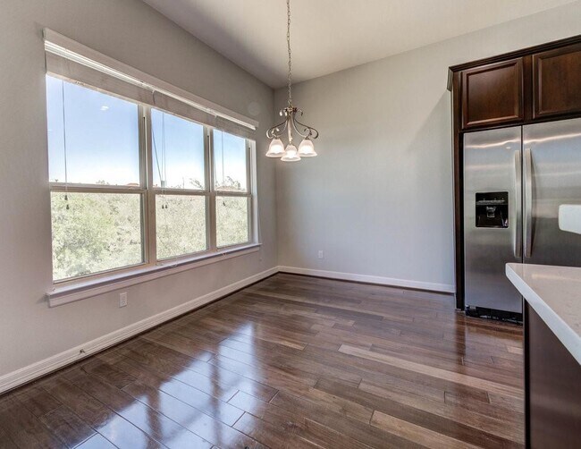 Building Photo - 403 Bellagio Dr