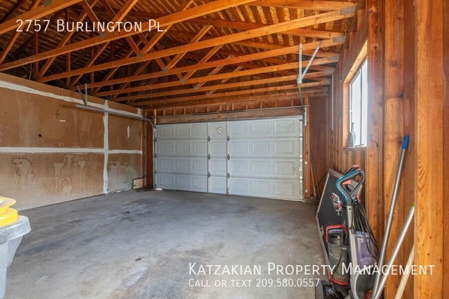 Building Photo - 2-Bedroom 2-Bath North Stockton Duplex