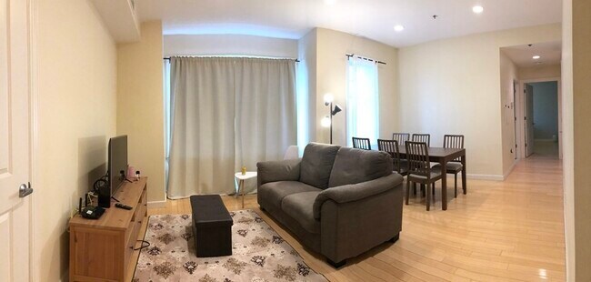 Building Photo - 163 Chestnut Hill Ave