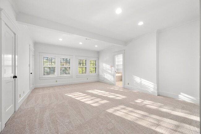 Building Photo - 1301 Kent Ln