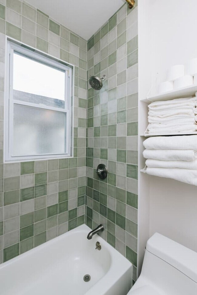 Building Photo - 3508 Tarpis Ave