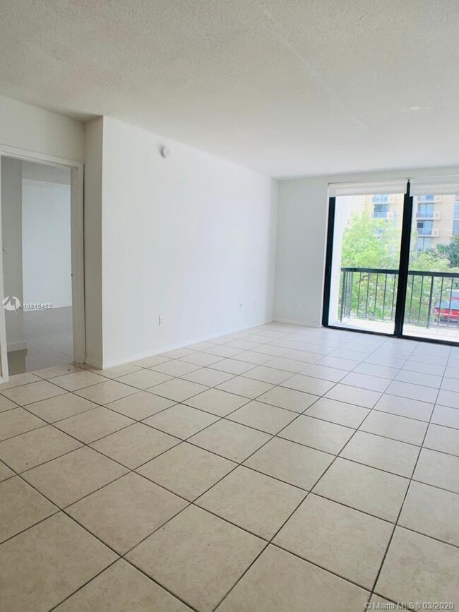 Building Photo - 2345 NE 135th St