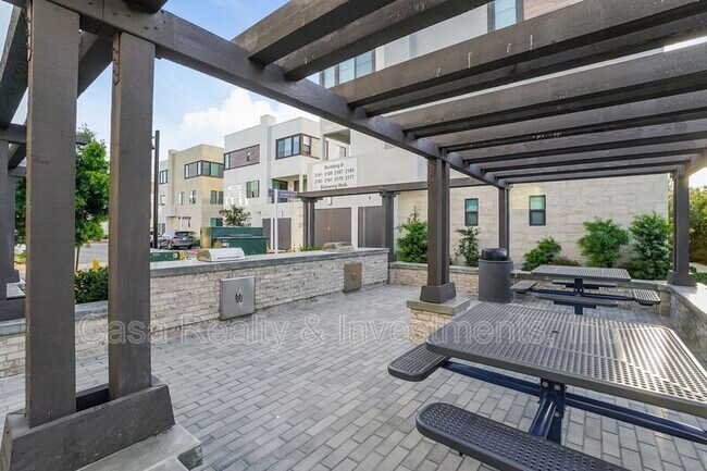 Building Photo - 2117 Copper Walk