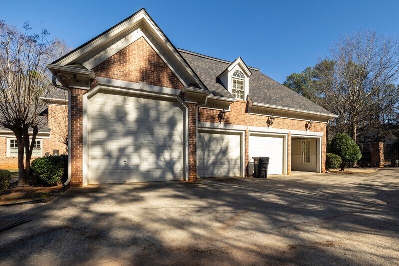 Building Photo - 2801 Spreading Oaks Dr NW